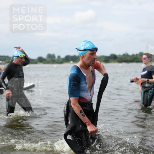 21.06.2026 - Viking Triathlon Michael Strokosch http://msf.ph/oto/9822846 21.06.2026 10:35:31 Schwimmen 49, 136, 194, 226, 242, 311, 332, 380, 430, 501, 551 meine-sportfotos.de