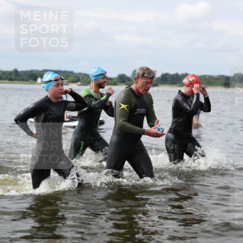 21.06.2026 - Viking Triathlon Michael Strokosch http://msf.ph/oto/9822857 21.06.2026 10:35:55 Schwimmen 20, 137, 200, 202, 360, 472, 530, 560, 651 meine-sportfotos.de