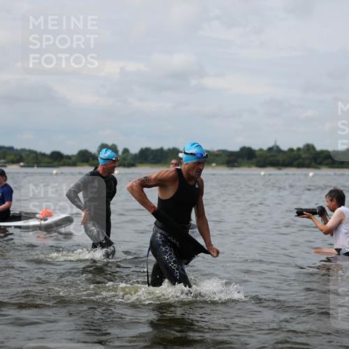 21.06.2026 - Viking Triathlon Michael Strokosch http://msf.ph/oto/9822984 21.06.2026 10:36:47 Schwimmen 68, 84, 87, 122, 186, 219, 325, 364, 395, 407, 526, 606, 648 meine-sportfotos.de