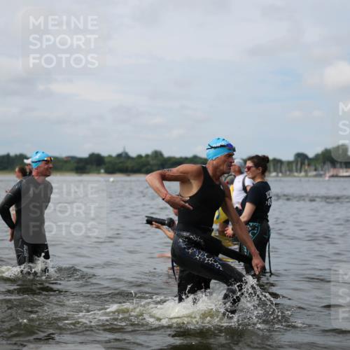 21.06.2026 - Viking Triathlon Michael Strokosch http://msf.ph/oto/9822988 21.06.2026 10:36:48 Schwimmen 68, 84, 87, 122, 186, 219, 325, 364, 395, 407, 526, 606 meine-sportfotos.de