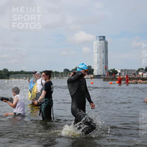 21.06.2026 - Viking Triathlon Michael Strokosch http://msf.ph/oto/9822992 21.06.2026 10:36:51 Schwimmen 68, 84, 87, 122, 186, 325, 364, 395, 407, 526, 606 meine-sportfotos.de