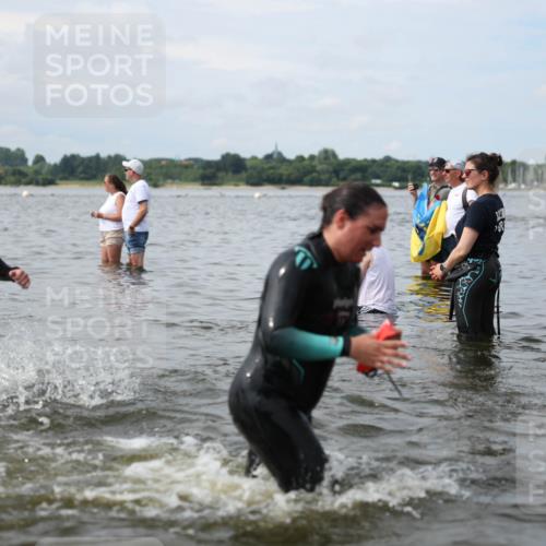 21.06.2026 - Viking Triathlon Michael Strokosch http://msf.ph/oto/9822997 21.06.2026 10:36:53 Schwimmen 68, 84, 87, 122, 142, 186, 325, 364, 395, 407, 553, 606 meine-sportfotos.de
