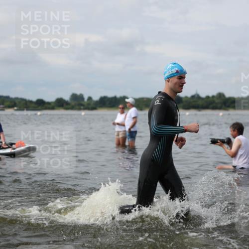21.06.2026 - Viking Triathlon Michael Strokosch http://msf.ph/oto/9822998 21.06.2026 10:36:53 Schwimmen 68, 84, 87, 122, 142, 186, 325, 364, 395, 407, 553, 606 meine-sportfotos.de