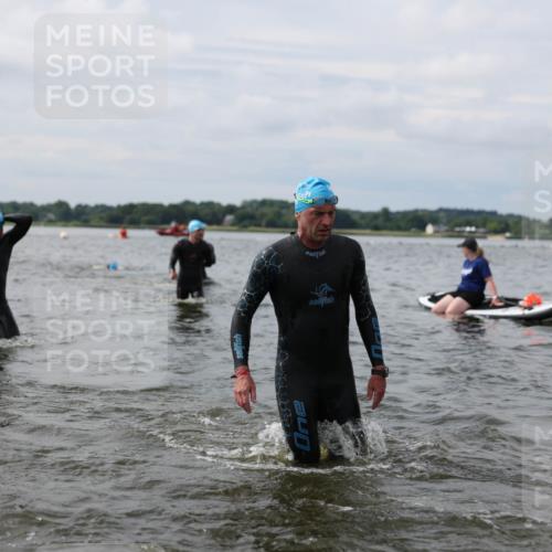 21.06.2026 - Viking Triathlon Michael Strokosch http://msf.ph/oto/9823012 21.06.2026 10:36:58 Schwimmen 84, 87, 122, 142, 186, 325, 364, 395, 407, 553, 606 meine-sportfotos.de