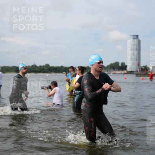 21.06.2026 - Viking Triathlon Michael Strokosch http://msf.ph/oto/9823031 21.06.2026 10:37:08 Schwimmen 64, 84, 89, 142, 186, 370, 407, 455, 553 meine-sportfotos.de