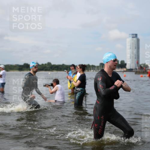 21.06.2026 - Viking Triathlon Michael Strokosch http://msf.ph/oto/9823032 21.06.2026 10:37:08 Schwimmen 64, 84, 89, 142, 186, 370, 407, 455, 553 meine-sportfotos.de