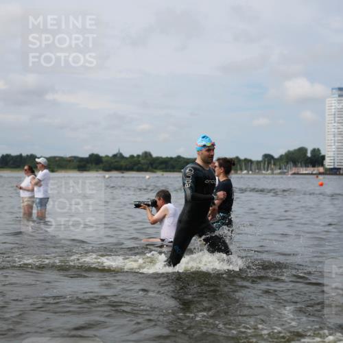 21.06.2026 - Viking Triathlon Michael Strokosch http://msf.ph/oto/9823033 21.06.2026 10:37:09 Schwimmen 64, 84, 89, 142, 370, 455, 553 meine-sportfotos.de