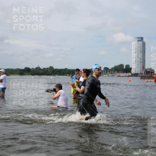 21.06.2026 - Viking Triathlon Michael Strokosch http://msf.ph/oto/9823034 21.06.2026 10:37:09 Schwimmen 64, 84, 89, 142, 370, 455, 553 meine-sportfotos.de