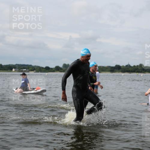 21.06.2026 - Viking Triathlon Michael Strokosch http://msf.ph/oto/9823043 21.06.2026 10:37:17 Schwimmen 64, 89, 111, 142, 370, 450, 455, 545, 553 meine-sportfotos.de