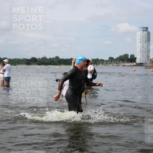 21.06.2026 - Viking Triathlon Michael Strokosch http://msf.ph/oto/9823056 21.06.2026 10:37:21 Schwimmen 64, 89, 111, 239, 370, 450, 455, 545 meine-sportfotos.de