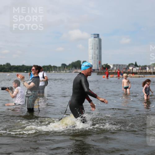21.06.2026 - Viking Triathlon Michael Strokosch http://msf.ph/oto/9823059 21.06.2026 10:37:22 Schwimmen 64, 89, 111, 239, 370, 450, 455, 513, 545 meine-sportfotos.de