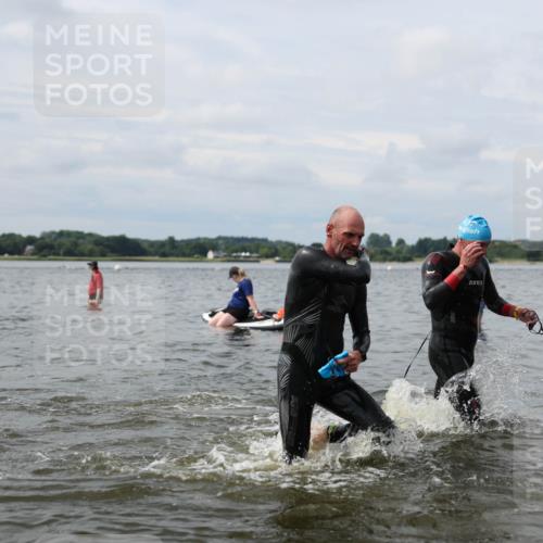 21.06.2026 - Viking Triathlon Michael Strokosch http://msf.ph/oto/9823069 21.06.2026 10:37:26 Schwimmen 64, 89, 111, 239, 243, 370, 450, 513, 545 meine-sportfotos.de