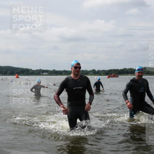 21.06.2026 - Viking Triathlon Michael Strokosch http://msf.ph/oto/9823077 21.06.2026 10:37:35 Schwimmen 111, 197, 239, 243, 450, 467, 513, 545, 633 meine-sportfotos.de