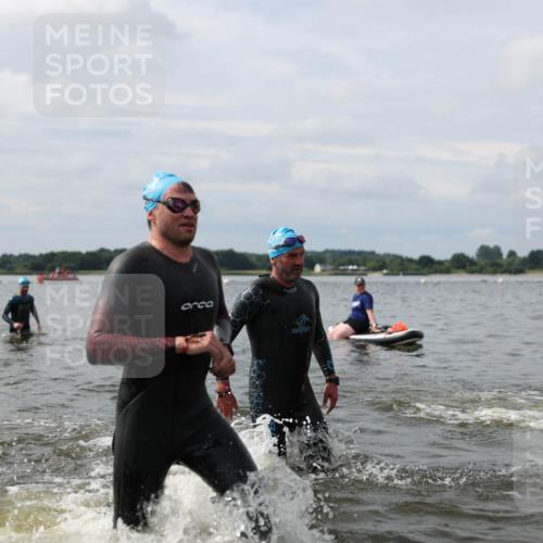 21.06.2026 - Viking Triathlon Michael Strokosch http://msf.ph/oto/9823081 21.06.2026 10:37:36 Schwimmen 111, 197, 239, 243, 467, 513, 545, 633 meine-sportfotos.de