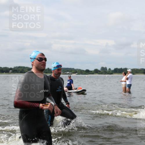 21.06.2026 - Viking Triathlon Michael Strokosch http://msf.ph/oto/9823082 21.06.2026 10:37:37 Schwimmen 111, 197, 239, 243, 467, 513, 545, 633 meine-sportfotos.de