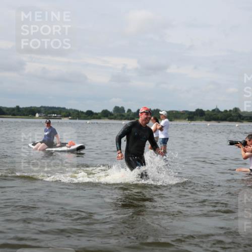 21.06.2026 - Viking Triathlon Michael Strokosch http://msf.ph/oto/9823117 21.06.2026 10:37:50 Schwimmen 99, 171, 197, 241, 243, 285, 449, 467, 633 meine-sportfotos.de