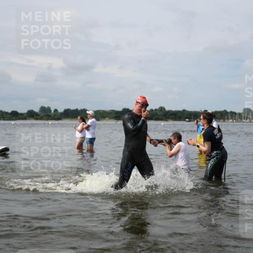 21.06.2026 - Viking Triathlon Michael Strokosch http://msf.ph/oto/9823120 21.06.2026 10:37:51 Schwimmen 80, 99, 171, 197, 241, 243, 285, 449, 467, 633 meine-sportfotos.de