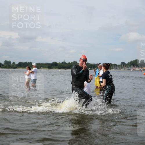 21.06.2026 - Viking Triathlon Michael Strokosch http://msf.ph/oto/9823121 21.06.2026 10:37:51 Schwimmen 80, 99, 171, 197, 241, 243, 285, 449, 467, 633 meine-sportfotos.de