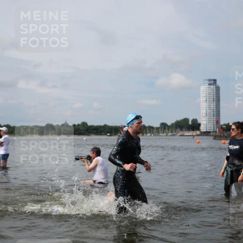 21.06.2026 - Viking Triathlon Michael Strokosch http://msf.ph/oto/9823175 21.06.2026 10:38:20 Schwimmen 55, 300, 315, 316, 397, 465, 546, 567 meine-sportfotos.de