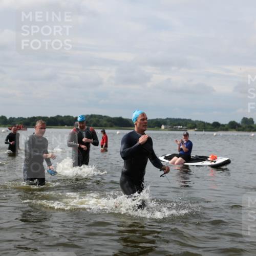 21.06.2026 - Viking Triathlon Michael Strokosch http://msf.ph/oto/9823179 21.06.2026 10:38:25 Schwimmen 53, 55, 300, 303, 316, 397, 465, 546, 567 meine-sportfotos.de