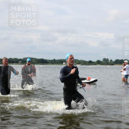 21.06.2026 - Viking Triathlon Michael Strokosch http://msf.ph/oto/9823181 21.06.2026 10:38:26 Schwimmen 53, 55, 300, 303, 316, 397, 465, 546, 567 meine-sportfotos.de