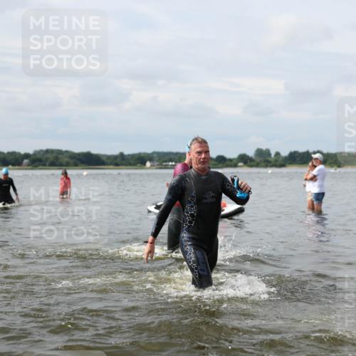 21.06.2026 - Viking Triathlon Michael Strokosch http://msf.ph/oto/9823189 21.06.2026 10:38:28 Schwimmen 53, 55, 300, 303, 316, 397, 546, 567 meine-sportfotos.de