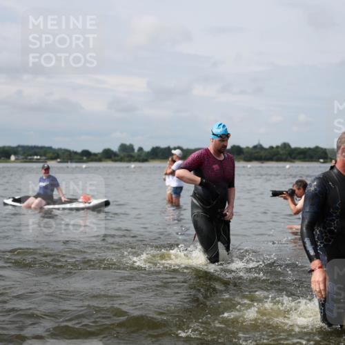 21.06.2026 - Viking Triathlon Michael Strokosch http://msf.ph/oto/9823195 21.06.2026 10:38:30 Schwimmen 53, 55, 144, 300, 303, 316, 397, 419, 546, 567 meine-sportfotos.de