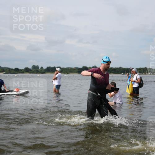 21.06.2026 - Viking Triathlon Michael Strokosch http://msf.ph/oto/9823197 21.06.2026 10:38:30 Schwimmen 53, 55, 144, 300, 303, 316, 397, 419, 546, 567 meine-sportfotos.de