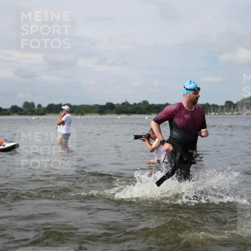 21.06.2026 - Viking Triathlon Michael Strokosch http://msf.ph/oto/9823199 21.06.2026 10:38:31 Schwimmen 53, 55, 144, 300, 303, 316, 397, 419, 546, 567 meine-sportfotos.de