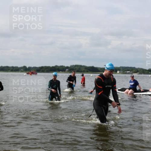 21.06.2026 - Viking Triathlon Michael Strokosch http://msf.ph/oto/9823200 21.06.2026 10:38:32 Schwimmen 53, 55, 144, 300, 303, 316, 397, 419, 546, 567 meine-sportfotos.de