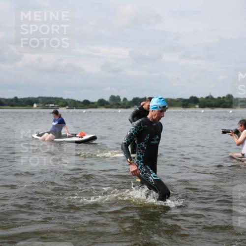 21.06.2026 - Viking Triathlon Michael Strokosch http://msf.ph/oto/9823222 21.06.2026 10:38:38 Schwimmen 53, 55, 144, 300, 303, 397, 419, 546, 567, 666 meine-sportfotos.de