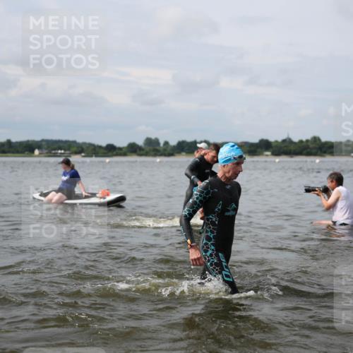 21.06.2026 - Viking Triathlon Michael Strokosch http://msf.ph/oto/9823223 21.06.2026 10:38:38 Schwimmen 53, 55, 144, 300, 303, 397, 419, 546, 567, 666 meine-sportfotos.de