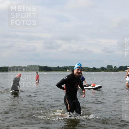 21.06.2026 - Viking Triathlon Michael Strokosch http://msf.ph/oto/9823227 21.06.2026 10:38:42 Schwimmen 53, 55, 144, 303, 397, 419, 546, 559, 666 meine-sportfotos.de