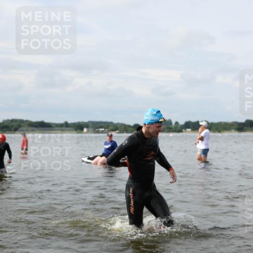 21.06.2026 - Viking Triathlon Michael Strokosch http://msf.ph/oto/9823230 21.06.2026 10:38:43 Schwimmen 53, 55, 144, 303, 397, 419, 546, 559, 666 meine-sportfotos.de