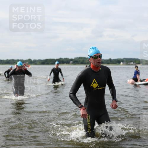 21.06.2026 - Viking Triathlon Michael Strokosch http://msf.ph/oto/9823354 21.06.2026 10:39:53 Schwimmen 125, 167, 211, 233, 256, 333, 349, 411, 484, 493, 647 meine-sportfotos.de
