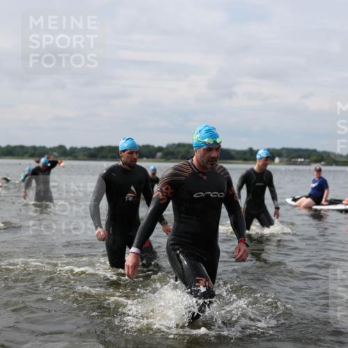 21.06.2026 - Viking Triathlon Michael Strokosch http://msf.ph/oto/9823363 21.06.2026 10:39:57 Schwimmen 58, 125, 167, 211, 233, 256, 333, 411, 460, 484, 493, 647, 649 meine-sportfotos.de
