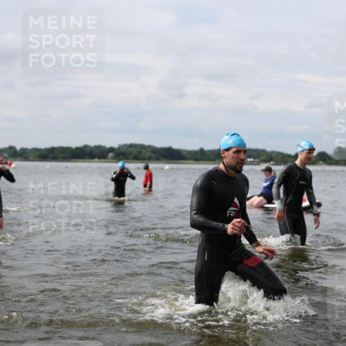 21.06.2026 - Viking Triathlon Michael Strokosch http://msf.ph/oto/9823366 21.06.2026 10:39:58 Schwimmen 58, 125, 167, 211, 233, 256, 333, 411, 460, 484, 493, 647, 649 meine-sportfotos.de