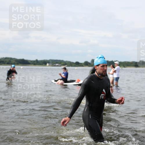 21.06.2026 - Viking Triathlon Michael Strokosch http://msf.ph/oto/9823370 21.06.2026 10:39:59 Schwimmen 58, 125, 167, 211, 233, 256, 333, 411, 460, 484, 493, 647, 649 meine-sportfotos.de