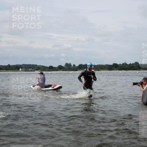 21.06.2026 - Viking Triathlon Michael Strokosch http://msf.ph/oto/9823381 21.06.2026 10:40:04 Schwimmen 58, 167, 211, 256, 333, 398, 411, 425, 460, 484, 496, 647, 649 meine-sportfotos.de