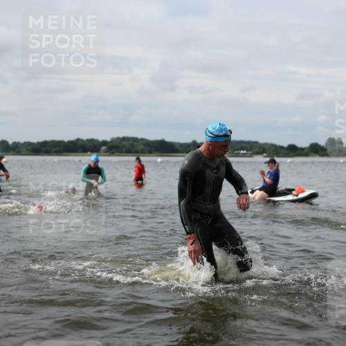 21.06.2026 - Viking Triathlon Michael Strokosch http://msf.ph/oto/9823383 21.06.2026 10:40:06 Schwimmen 34, 58, 211, 256, 333, 398, 411, 425, 460, 484, 496, 647, 649 meine-sportfotos.de