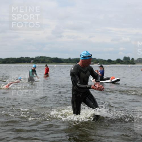 21.06.2026 - Viking Triathlon Michael Strokosch http://msf.ph/oto/9823384 21.06.2026 10:40:06 Schwimmen 34, 58, 211, 256, 333, 398, 411, 425, 460, 484, 496, 647, 649 meine-sportfotos.de