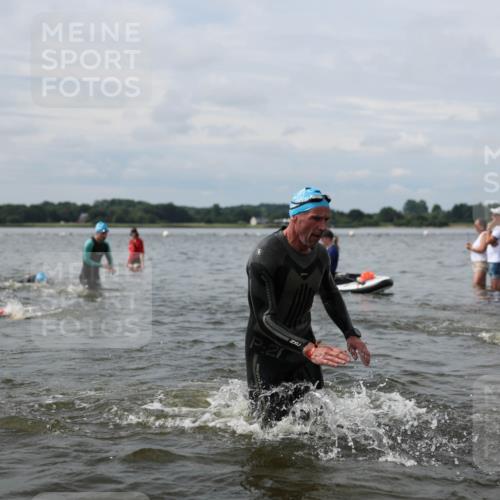 21.06.2026 - Viking Triathlon Michael Strokosch http://msf.ph/oto/9823385 21.06.2026 10:40:06 Schwimmen 34, 58, 211, 256, 333, 398, 411, 425, 460, 484, 496, 647, 649 meine-sportfotos.de