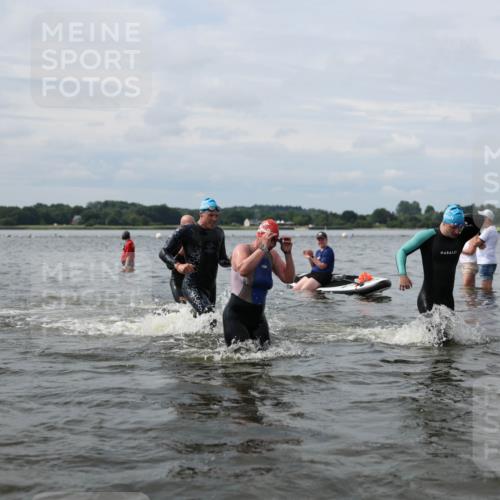 21.06.2026 - Viking Triathlon Michael Strokosch http://msf.ph/oto/9823392 21.06.2026 10:40:11 Schwimmen 34, 58, 150, 195, 211, 301, 398, 425, 460, 484, 496, 647, 649 meine-sportfotos.de