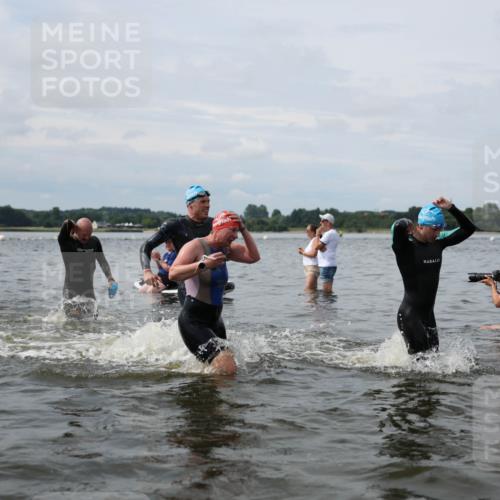 21.06.2026 - Viking Triathlon Michael Strokosch http://msf.ph/oto/9823396 21.06.2026 10:40:12 Schwimmen 34, 58, 150, 195, 211, 301, 312, 398, 425, 460, 484, 496, 647, 649 meine-sportfotos.de