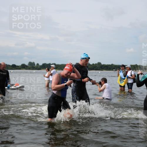 21.06.2026 - Viking Triathlon Michael Strokosch http://msf.ph/oto/9823400 21.06.2026 10:40:13 Schwimmen 34, 58, 150, 195, 211, 301, 312, 398, 425, 460, 484, 496, 649 meine-sportfotos.de