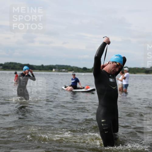 21.06.2026 - Viking Triathlon Michael Strokosch http://msf.ph/oto/9823425 21.06.2026 10:40:24 Schwimmen 34, 150, 195, 227, 301, 312, 330, 355, 387, 398, 425, 456, 461, 496, 616 meine-sportfotos.de