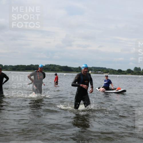 21.06.2026 - Viking Triathlon Michael Strokosch http://msf.ph/oto/9823426 21.06.2026 10:40:26 Schwimmen 34, 150, 195, 227, 301, 312, 330, 355, 387, 398, 456, 461, 496, 616 meine-sportfotos.de