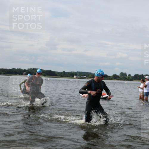21.06.2026 - Viking Triathlon Michael Strokosch http://msf.ph/oto/9823429 21.06.2026 10:40:27 Schwimmen 34, 150, 195, 227, 301, 312, 330, 355, 387, 398, 456, 461, 496, 616 meine-sportfotos.de