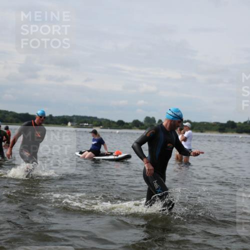 21.06.2026 - Viking Triathlon Michael Strokosch http://msf.ph/oto/9823432 21.06.2026 10:40:28 Schwimmen 34, 150, 195, 227, 301, 312, 330, 355, 387, 456, 461, 496, 616, 667 meine-sportfotos.de