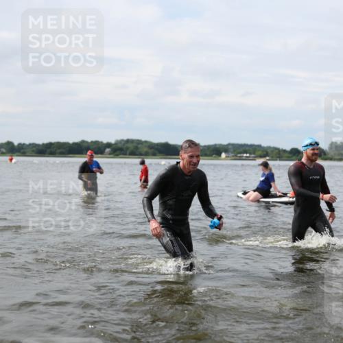 21.06.2026 - Viking Triathlon Michael Strokosch http://msf.ph/oto/9823461 21.06.2026 10:40:39 Schwimmen 227, 330, 355, 387, 456, 461, 616, 636, 667 meine-sportfotos.de